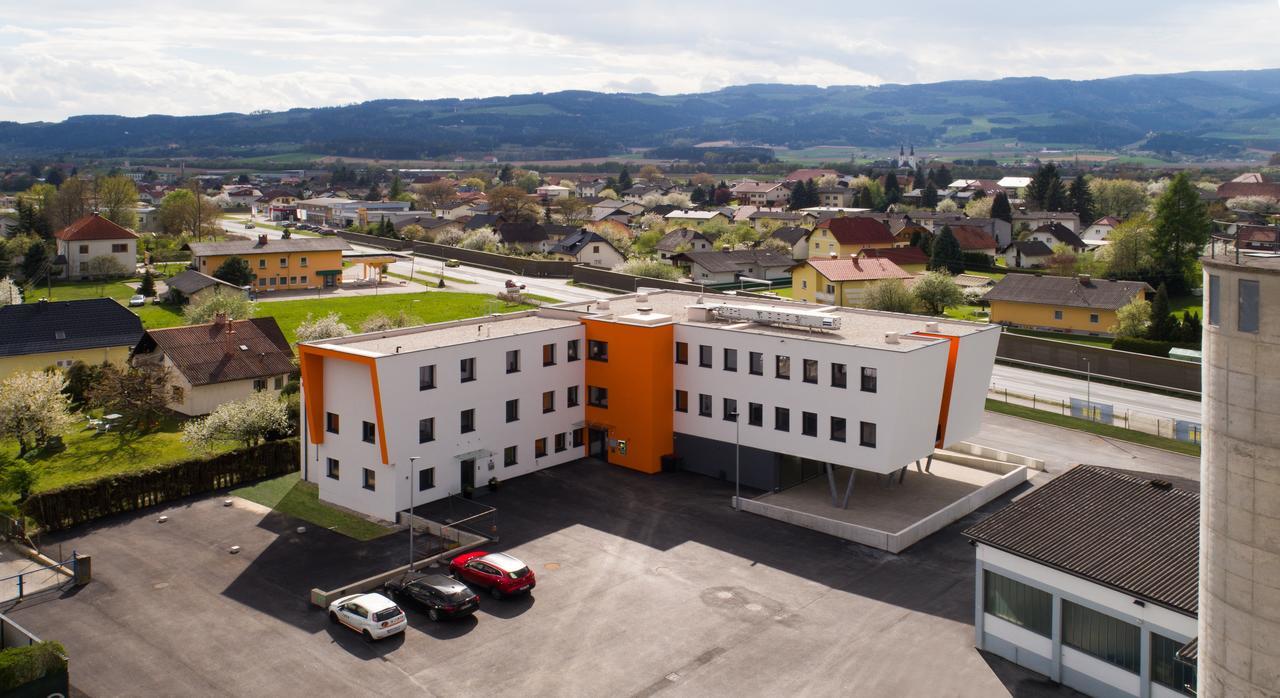 Hotel Ais Center Wolfsberg Esterno foto